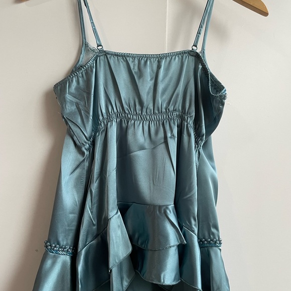 Turquoise sleeveless Top - Picture 2 of 3